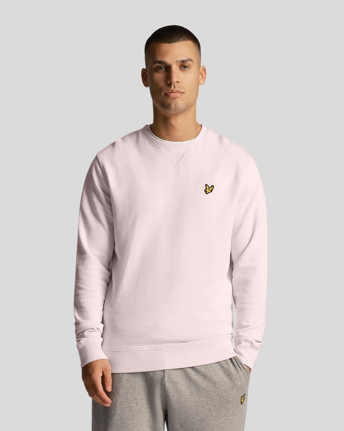 Lyle & Scott Men's Crew Neck Sweatshirt in Light Pink