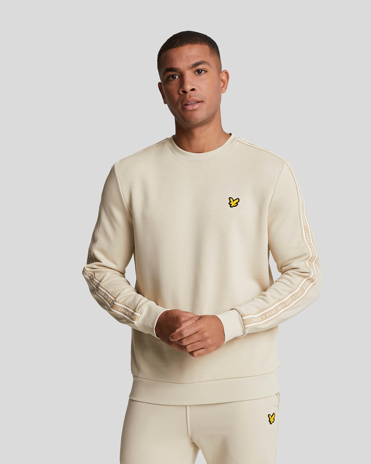 Lyle Scott Men s Sports Tape Crew Neck Sweatshirt in Viaduct